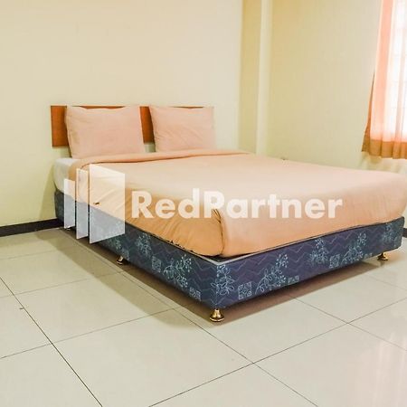 Grand Kembar Hotel Mitra Reddoorz Bandung Exterior photo