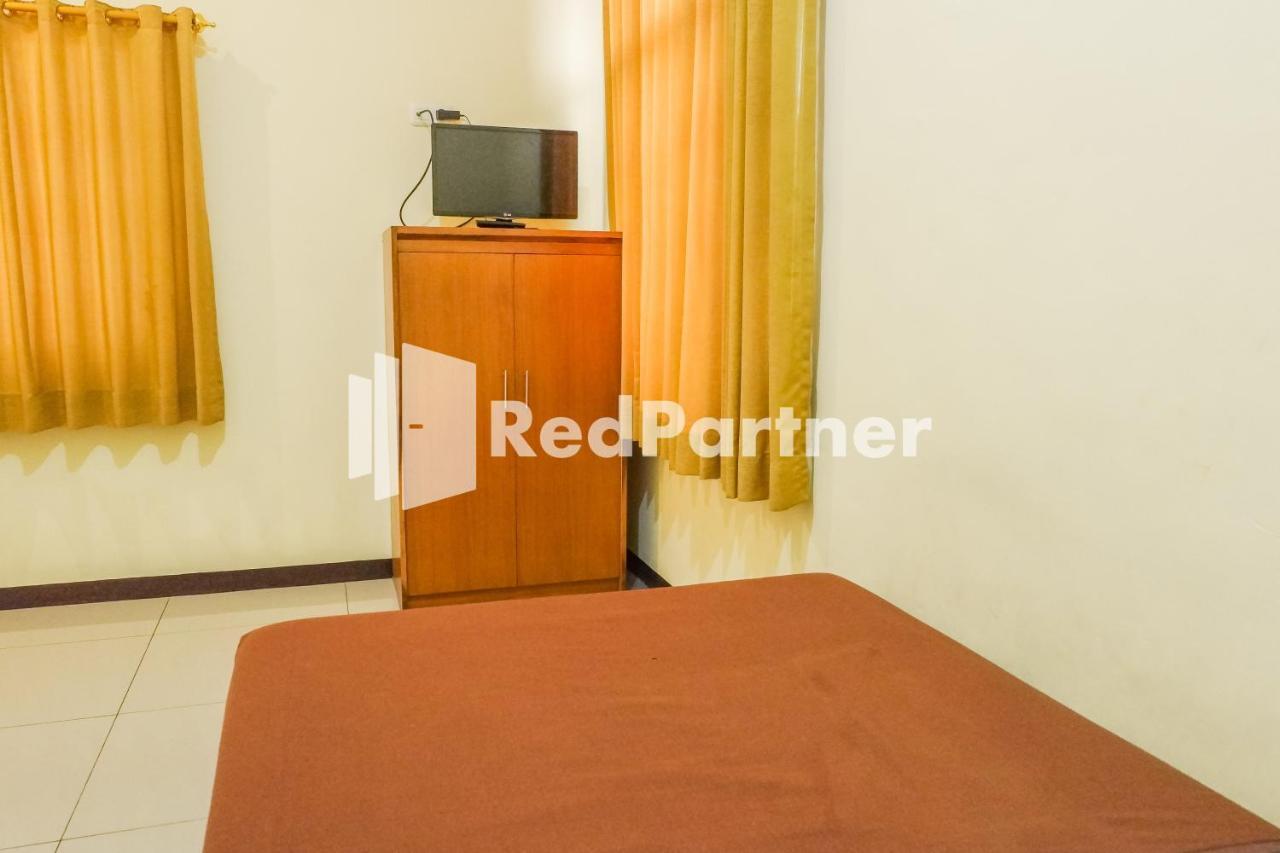 Grand Kembar Hotel Mitra Reddoorz Bandung Exterior photo
